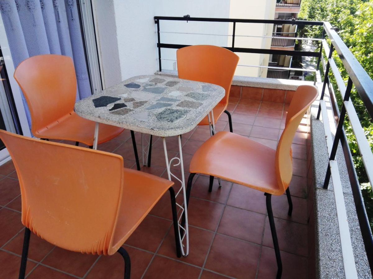 Zeus Alexis II Apartment Salou Bagian luar foto
