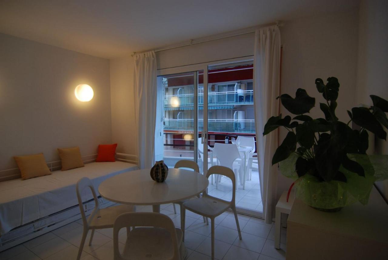 Zeus Alexis II Apartment Salou Bagian luar foto