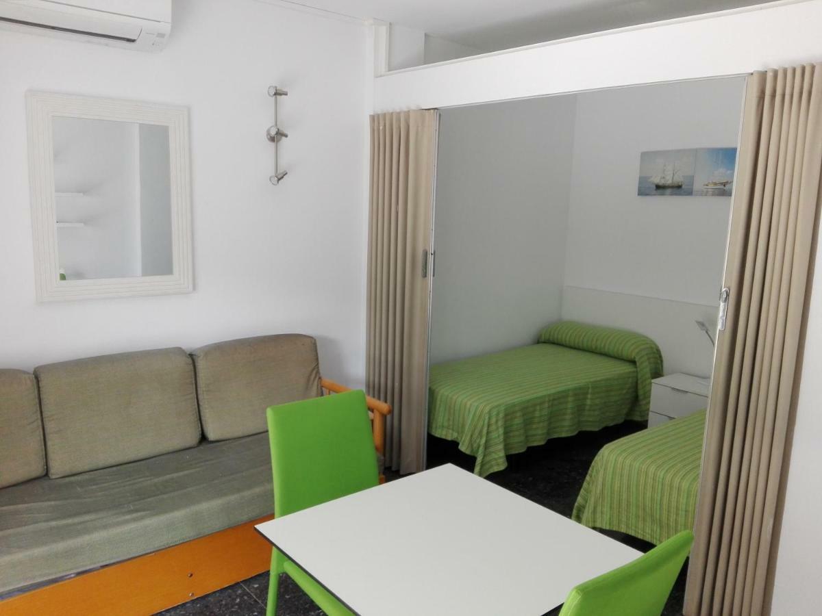 Zeus Alexis II Apartment Salou Bagian luar foto